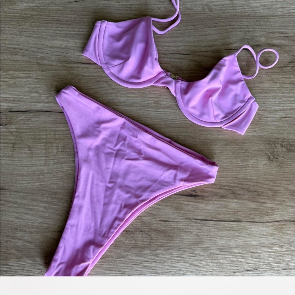 LOOKING FOR NYUD PINK BIKINI BOTTOMS